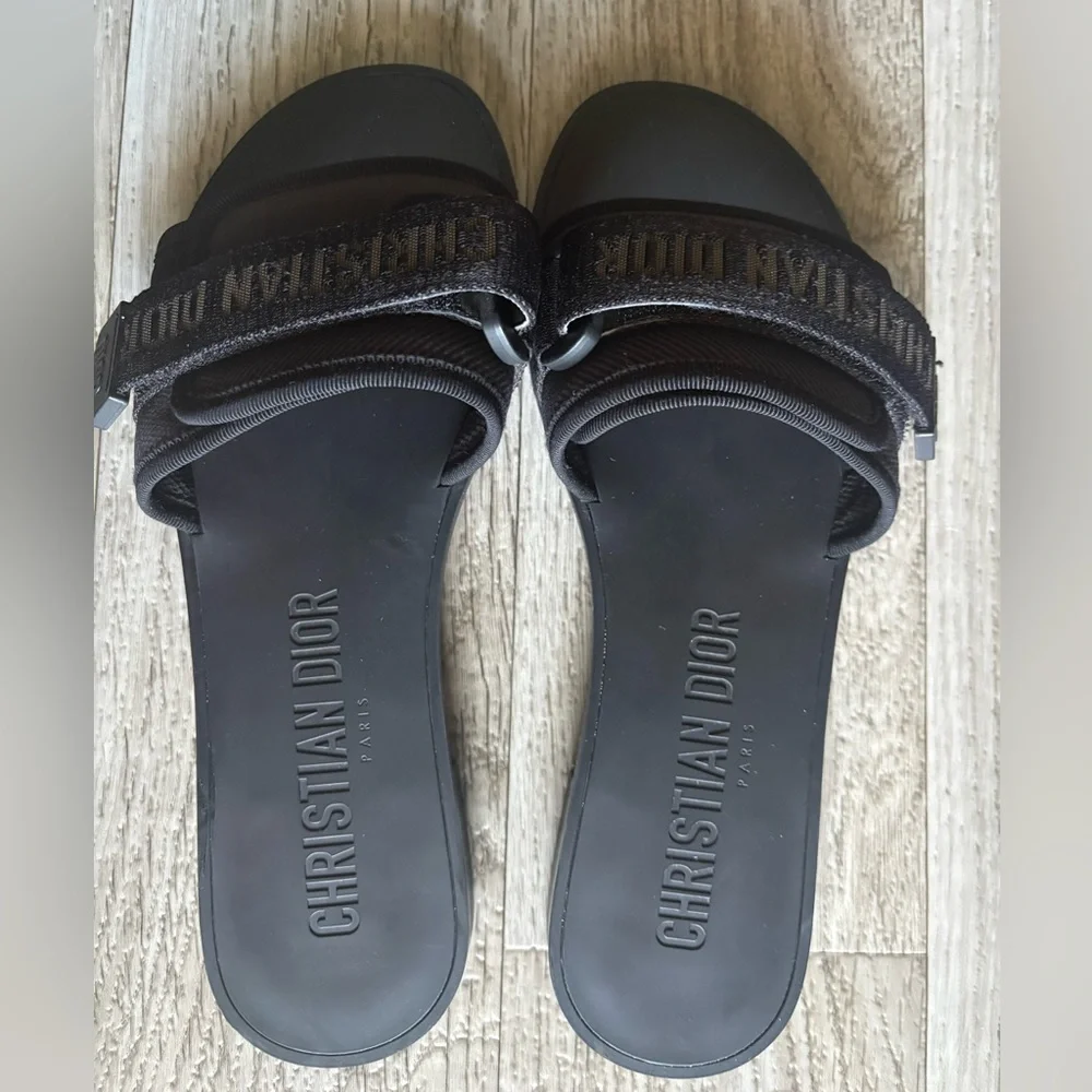 Christian Dior Dio(r)evolution black slides